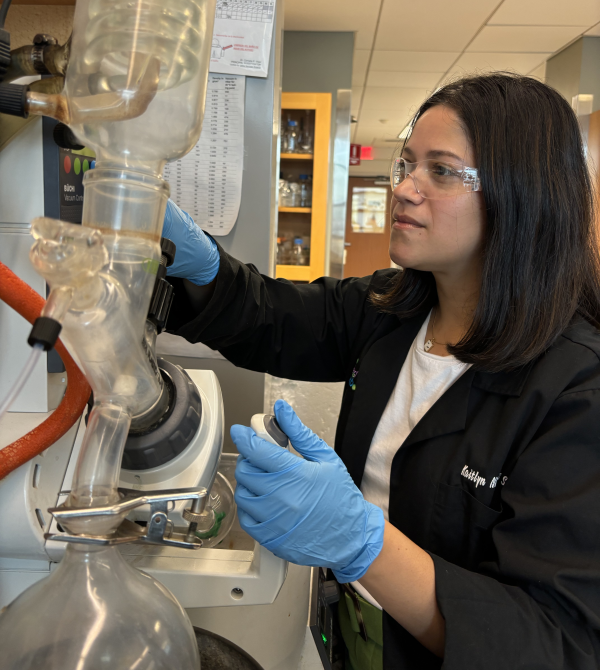 Estudiante-investigadora del Centro Molecular-UPR gana premio en ...